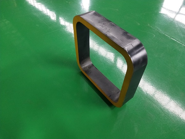 Tubo rectangular cuadrado negro